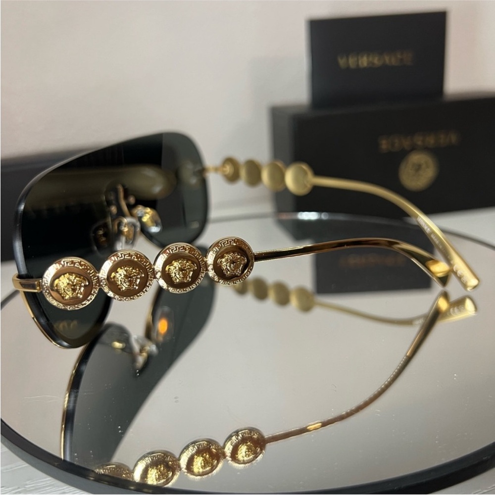 NWOT Versace Sunglasses. New VE2215 - Picture 7 of 9